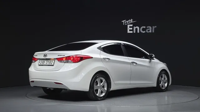 Hyundai Elantra (Avante)