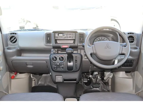 Mitsubishi Minicab Van