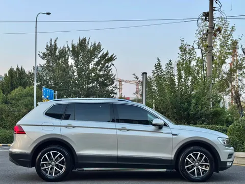 Volkswagen Tiguan L