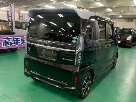 Honda N-BOX Custom