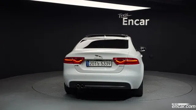 Jaguar XE