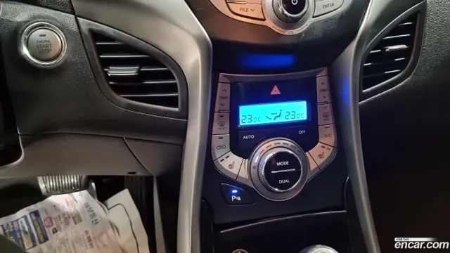 Hyundai Elantra (Avante)
