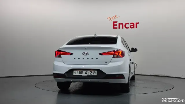 Hyundai Elantra (Avante)