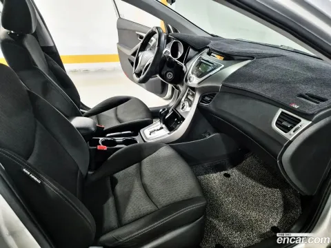 Hyundai Elantra (Avante)