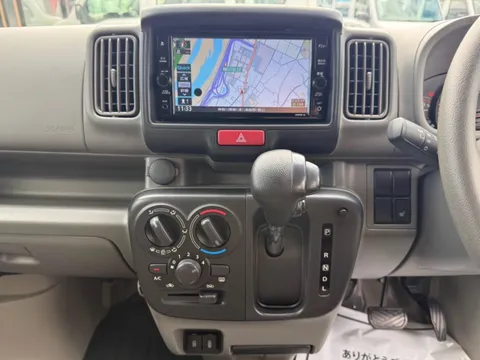 Nissan Clipper Van