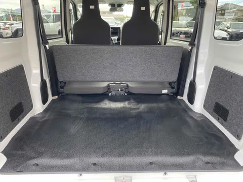 Nissan Clipper Van