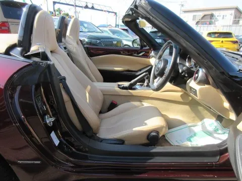 Mazda MX-5 (Roadster)
