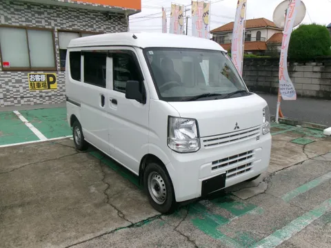 Mitsubishi Minicab Van