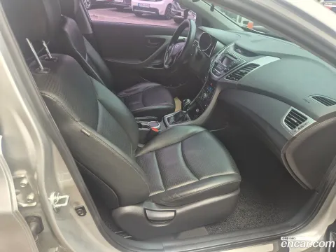 Hyundai Elantra (Avante)