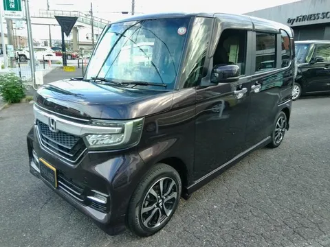 Honda N-BOX Custom