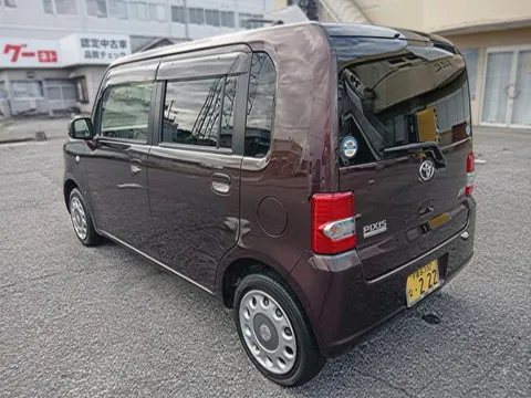 Toyota Pixis Space