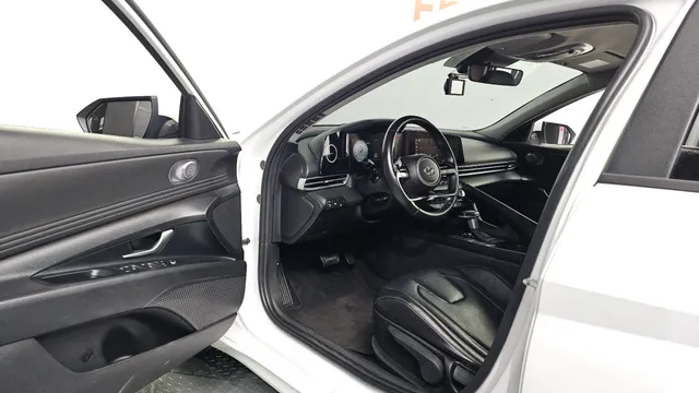 Hyundai Elantra (Avante)