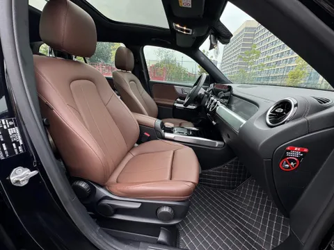 Mercedes-Benz Mercedes-Benz GLB