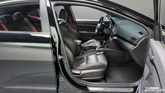 Hyundai Elantra (Avante)