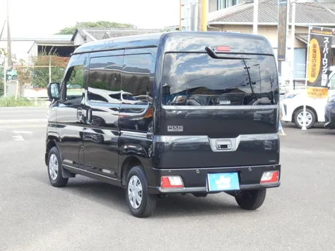 Toyota Pixis Van