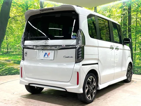 Honda N-BOX Custom