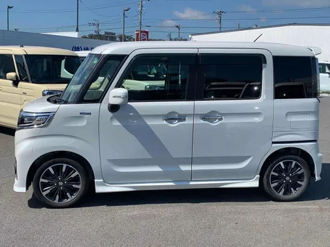 Suzuki Spacia Custom