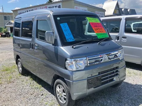 Mitsubishi Minicab Van
