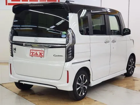 Honda N-BOX Custom