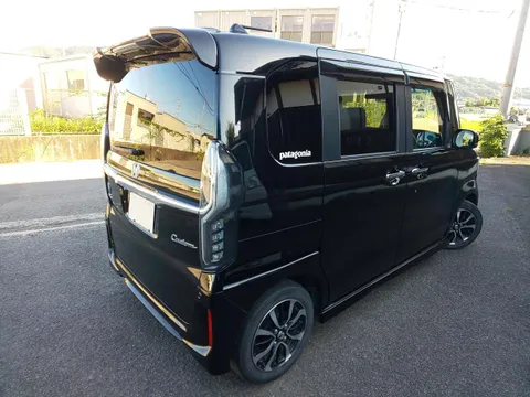 Honda N-BOX Custom