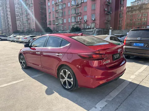 Hyundai Elantra (Avante)