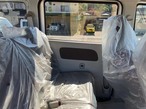 Nissan Clipper Van