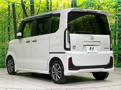 Honda N-BOX Custom
