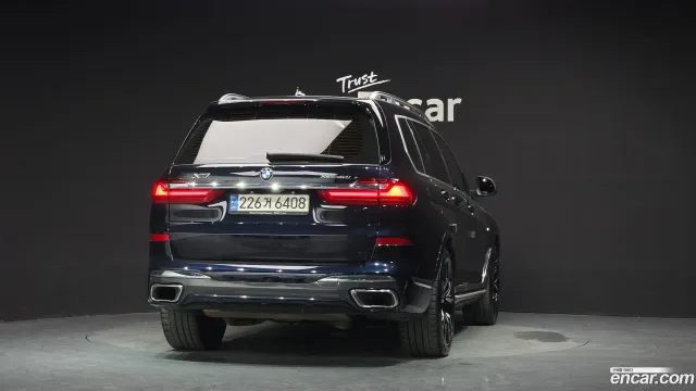 BMW X7