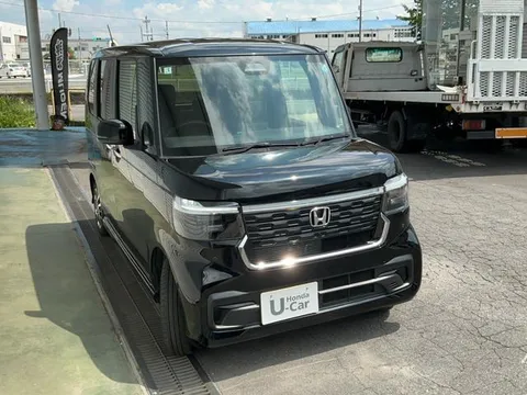 Honda N-BOX Custom