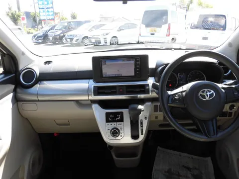 Toyota Pixis Joy