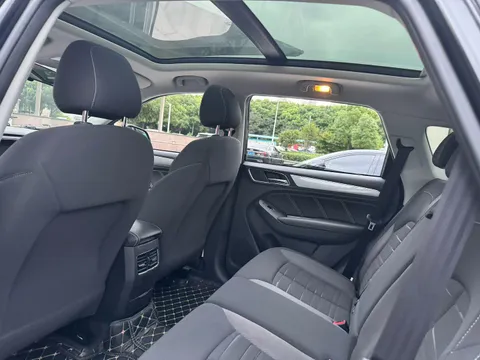 Roewe RX5