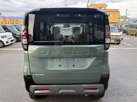 Mitsubishi Delica Mini