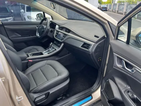 Geely Emgrand GS