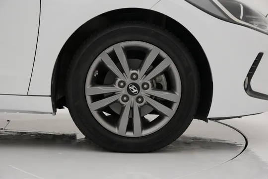 Hyundai Elantra (Avante)