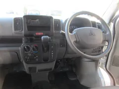Mitsubishi Minicab Van