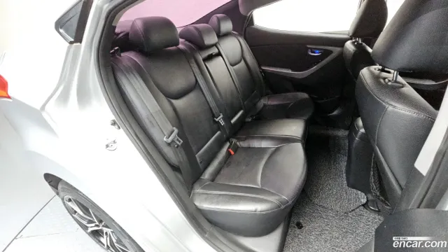 Hyundai Elantra (Avante)