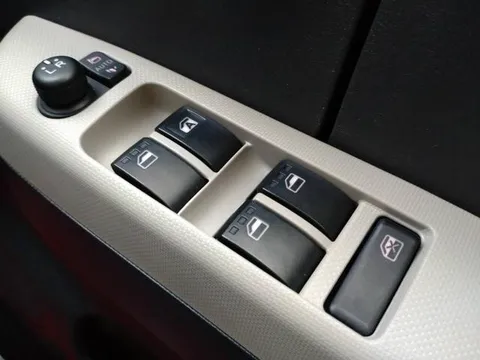 Daihatsu Mira Tocot