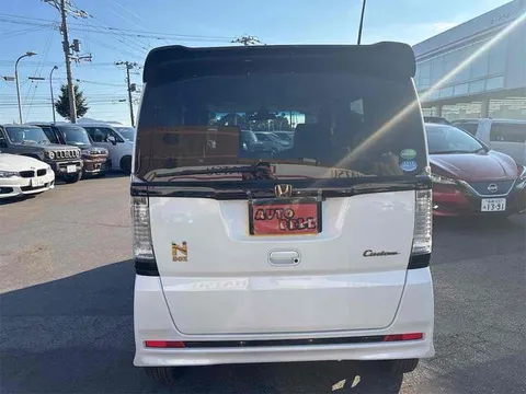 Honda N-BOX Custom