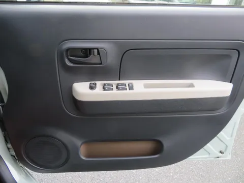Daihatsu Mira Tocot