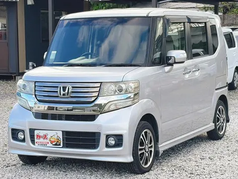 Honda N-BOX Custom