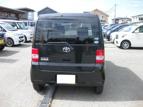 Toyota Pixis Space