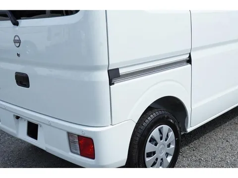 Nissan Clipper Van