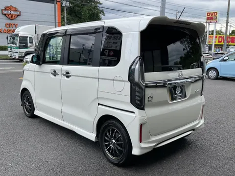 Honda N-BOX Custom