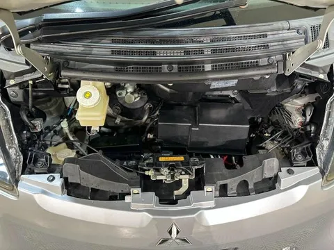 Mitsubishi I
