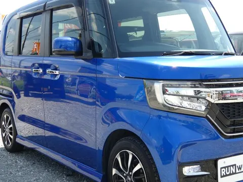 Honda N-BOX Custom