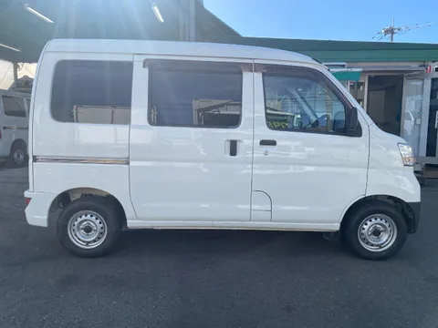 Toyota Pixis Van