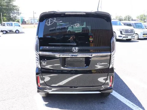 Honda N-BOX Custom