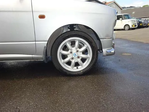 Daihatsu Mira Gino
