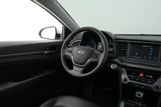 Hyundai Elantra (Avante)