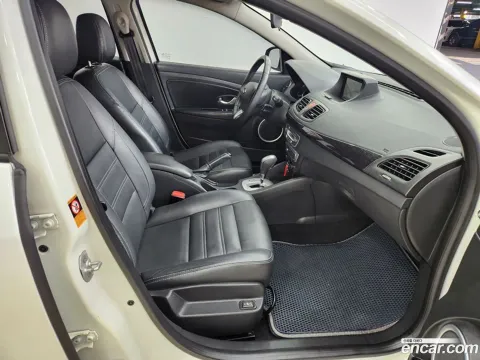 Renault SM3